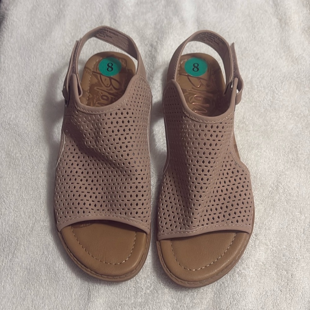 BLOWFISH Malibu Beckridge Sweet Blush Willow Velcro Strap Perforated Sandals NIB